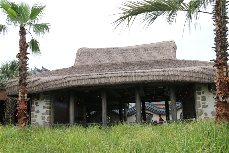 Bali-Style Synthetic Thatch Roof Tiles5