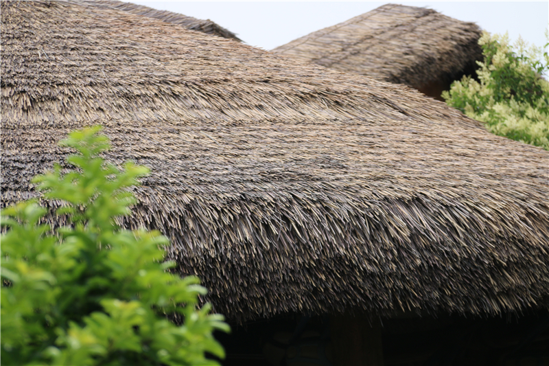 Bali-Style Synthetic Thatch Roof Tiles7